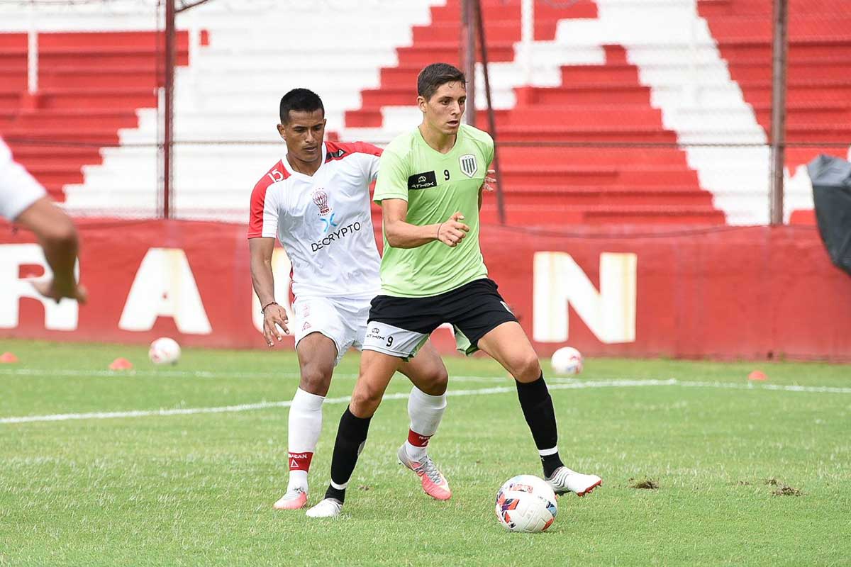 imagen de juan manuel cruz en el amistoso ante huracan