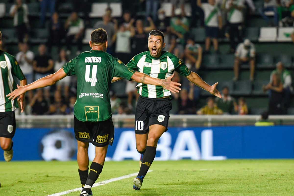 banfield derroto a gimnasia por 4 a 0