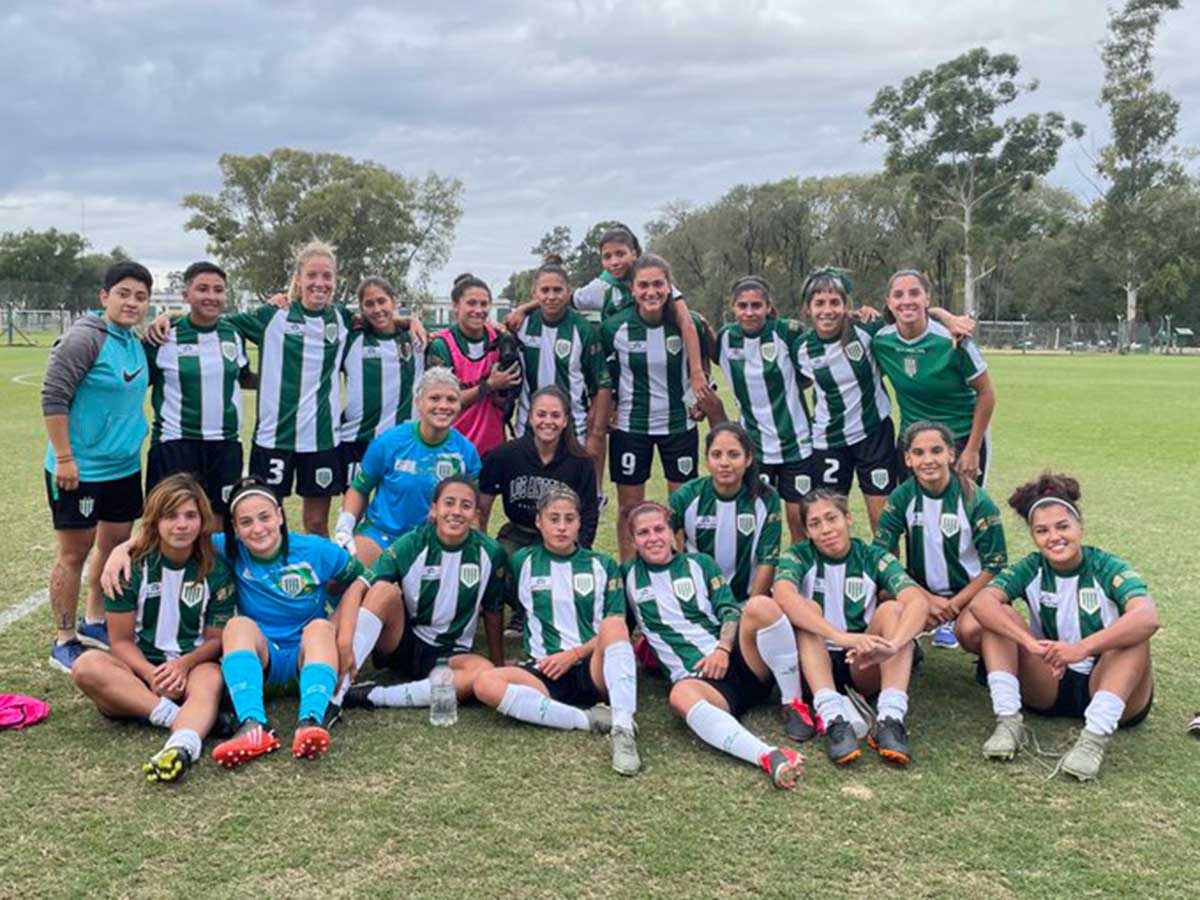 las chicas del taladro festejando una goleada frente a atlas