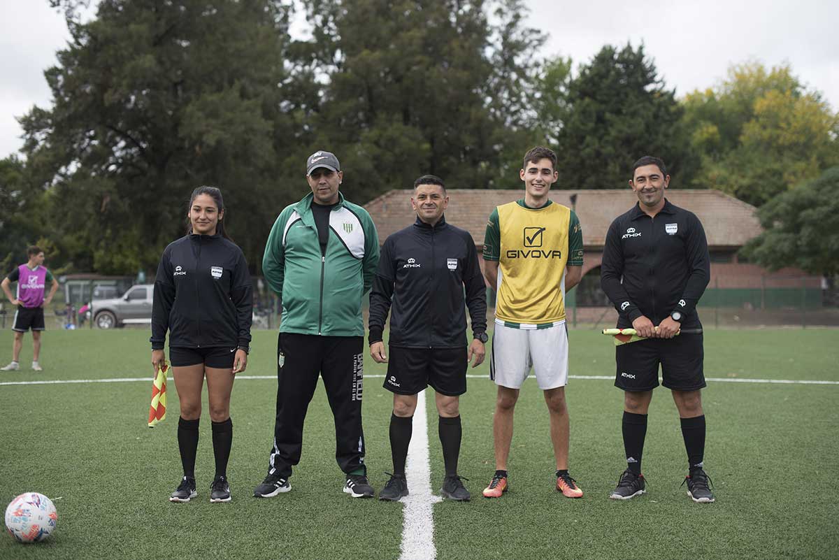 socios y socias inaguraron cancha de cesped sientetico