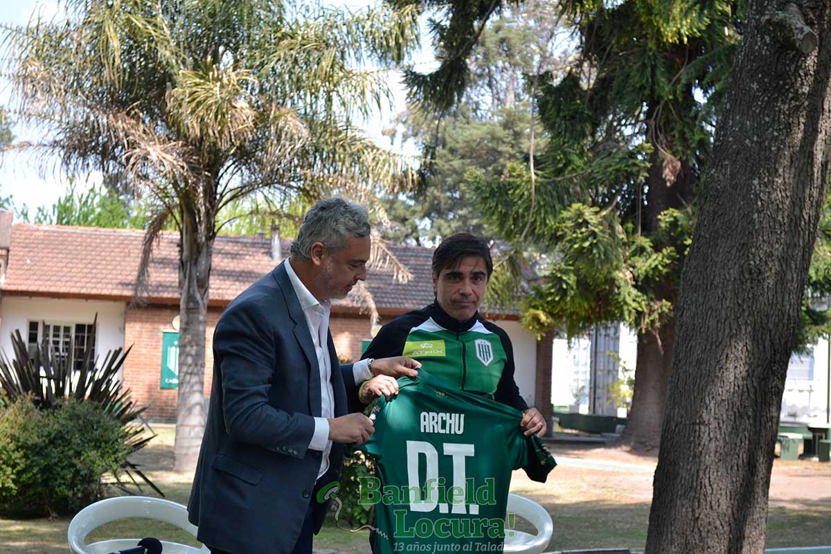 sanguineti asume en banfiel y borra a tres jugadores historicos