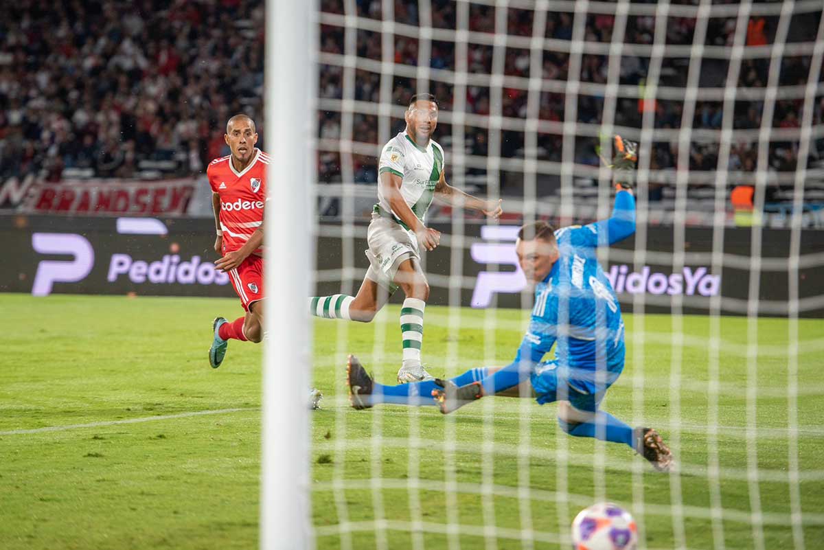 chavez derrota a armani en partido banfield vs river por el trofeo de campeones 2020