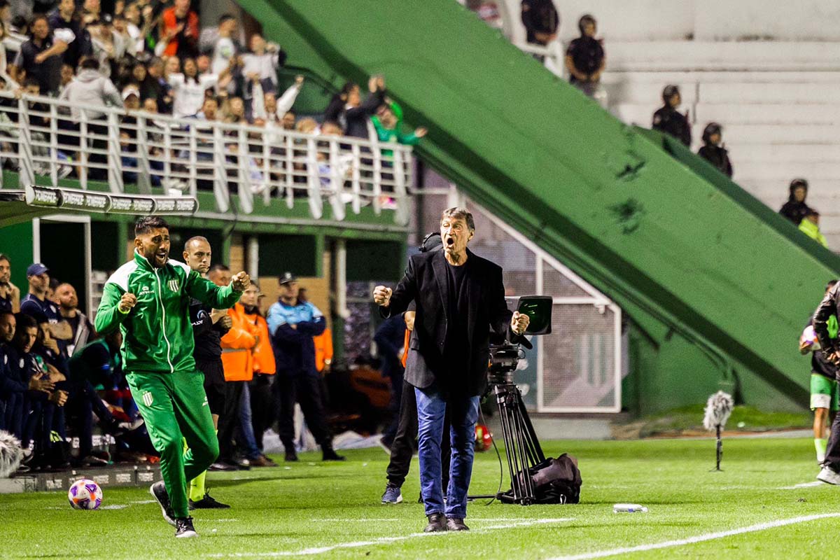 falcioni festeja el empate parcial en su regreso a banfield