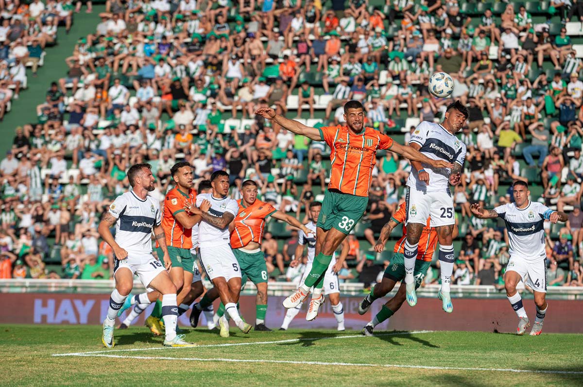 banfield derrotó a gimnasia y clasifico a las finales de la copa de la liga 2023