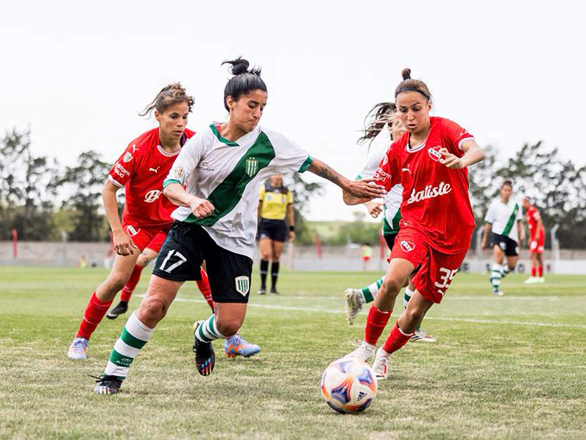 banfield derroto a indepediente en futbol femenino