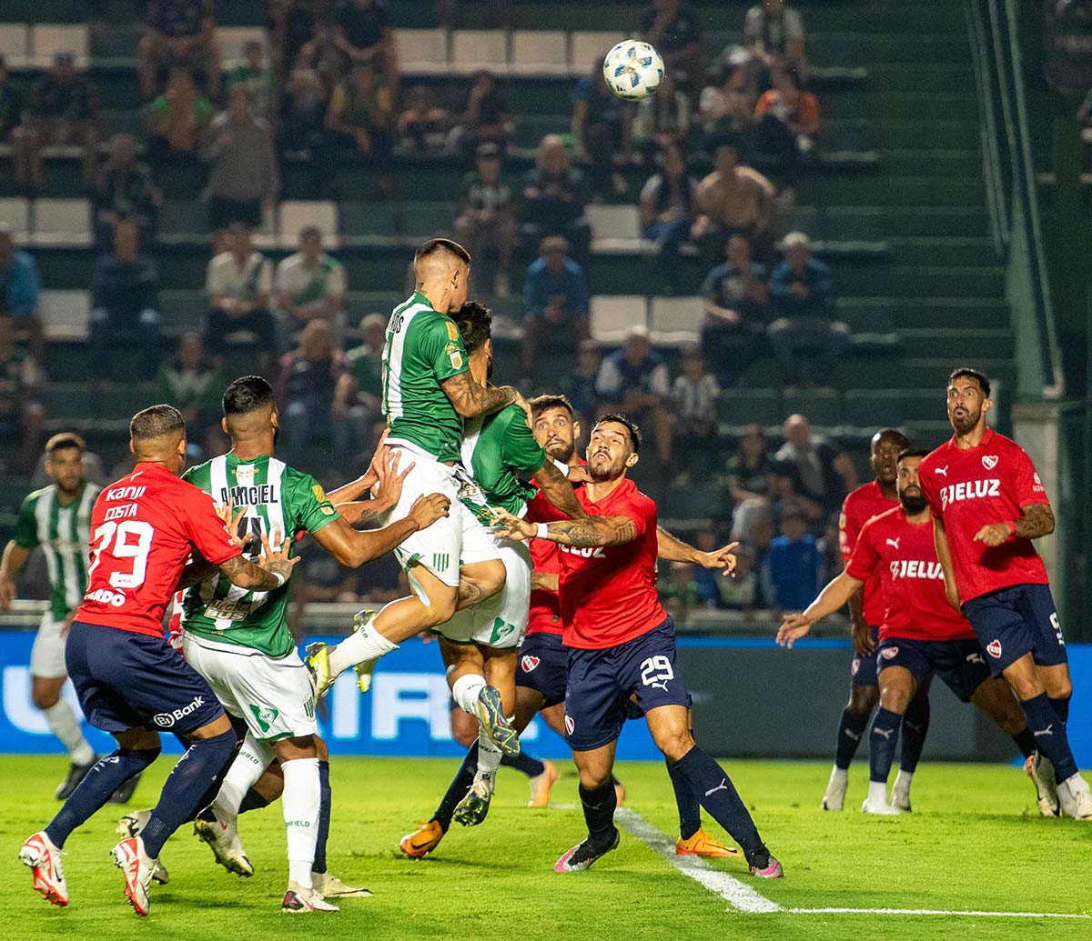 uno de los tantos centros de banfield que no pudo ante independiente