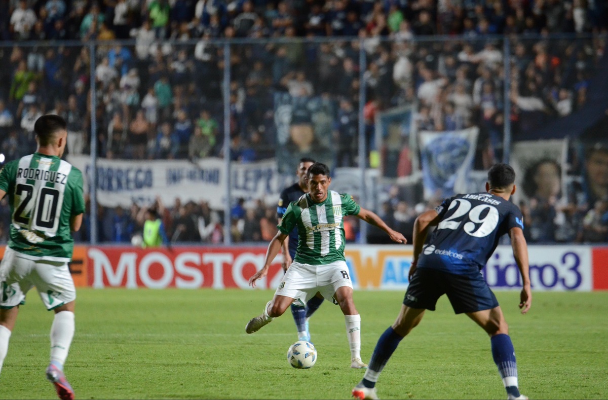 banfield gano en mendoza imagen de soraire frente a mediocampistas mendocinos