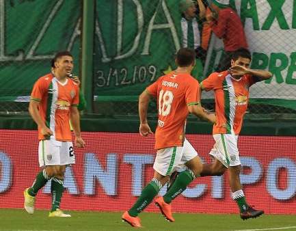 banfield-triunfo-ante-estudiantes-2016