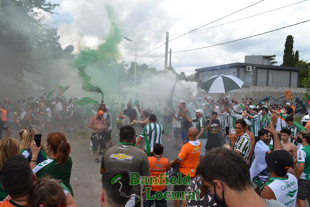 la hinchada despide a banfield rumbo a la final