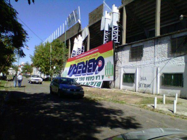 destrozos cancha de Banfield